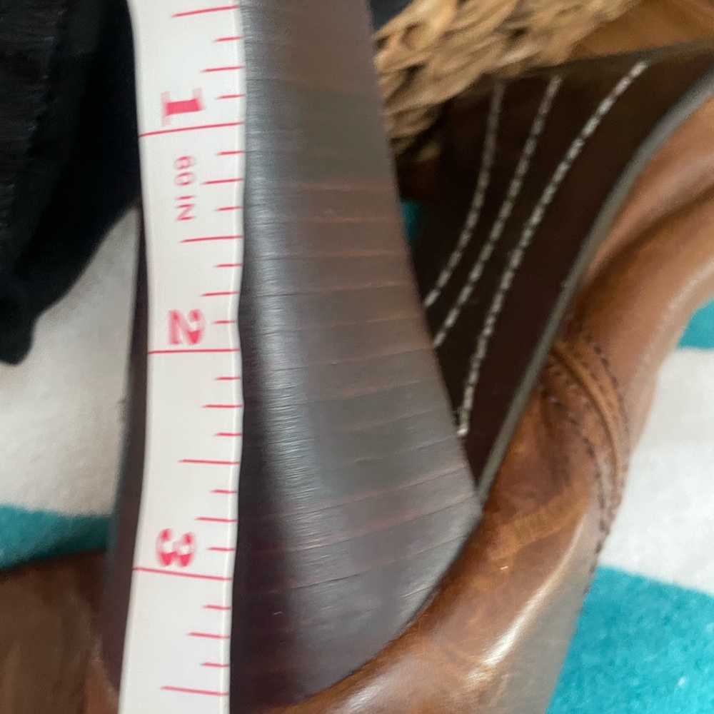 FRYE AND CO. Tan Heeled Boots extended calf - Picture 9 of 9